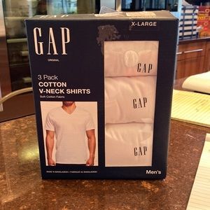 3 pack Gap Cotton V-Neck shirts—NEW in box